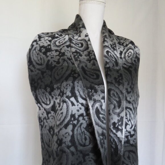 Softer Than Cashmere Black Gray Paisley Motif Unisex Scarf with Fringe - Picture 3 of 12